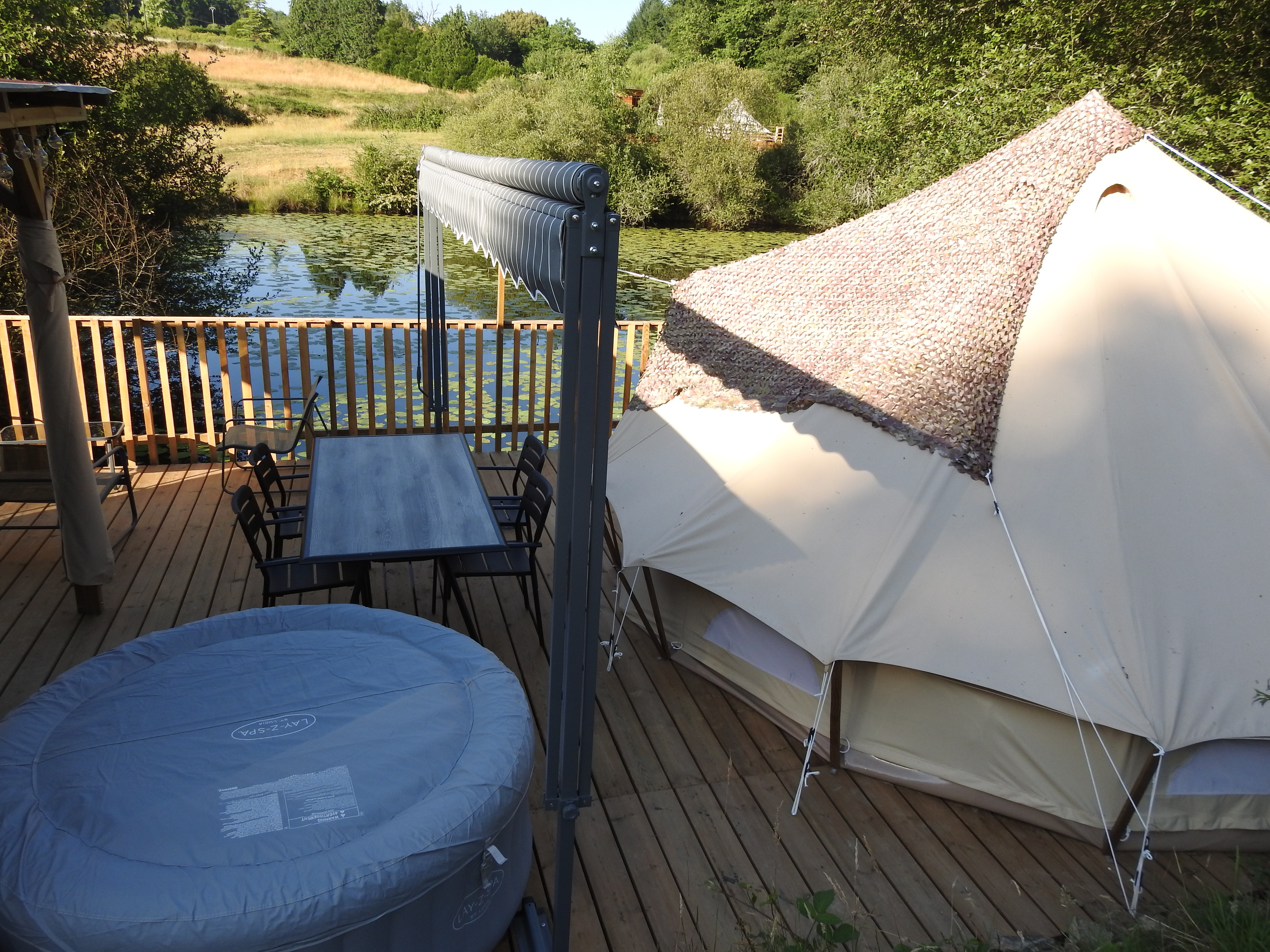Tent aan de vijver at Les Secrets de la Nature — photo 3