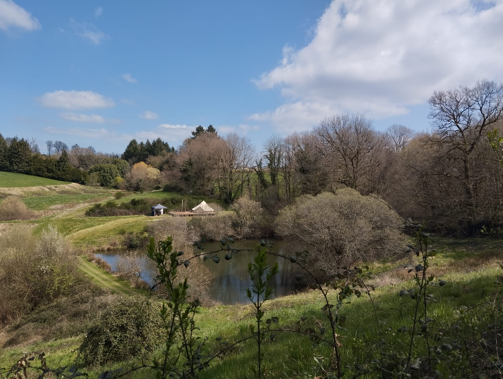 Tent bij het bospad at Les Secrets de la Nature — photo 5