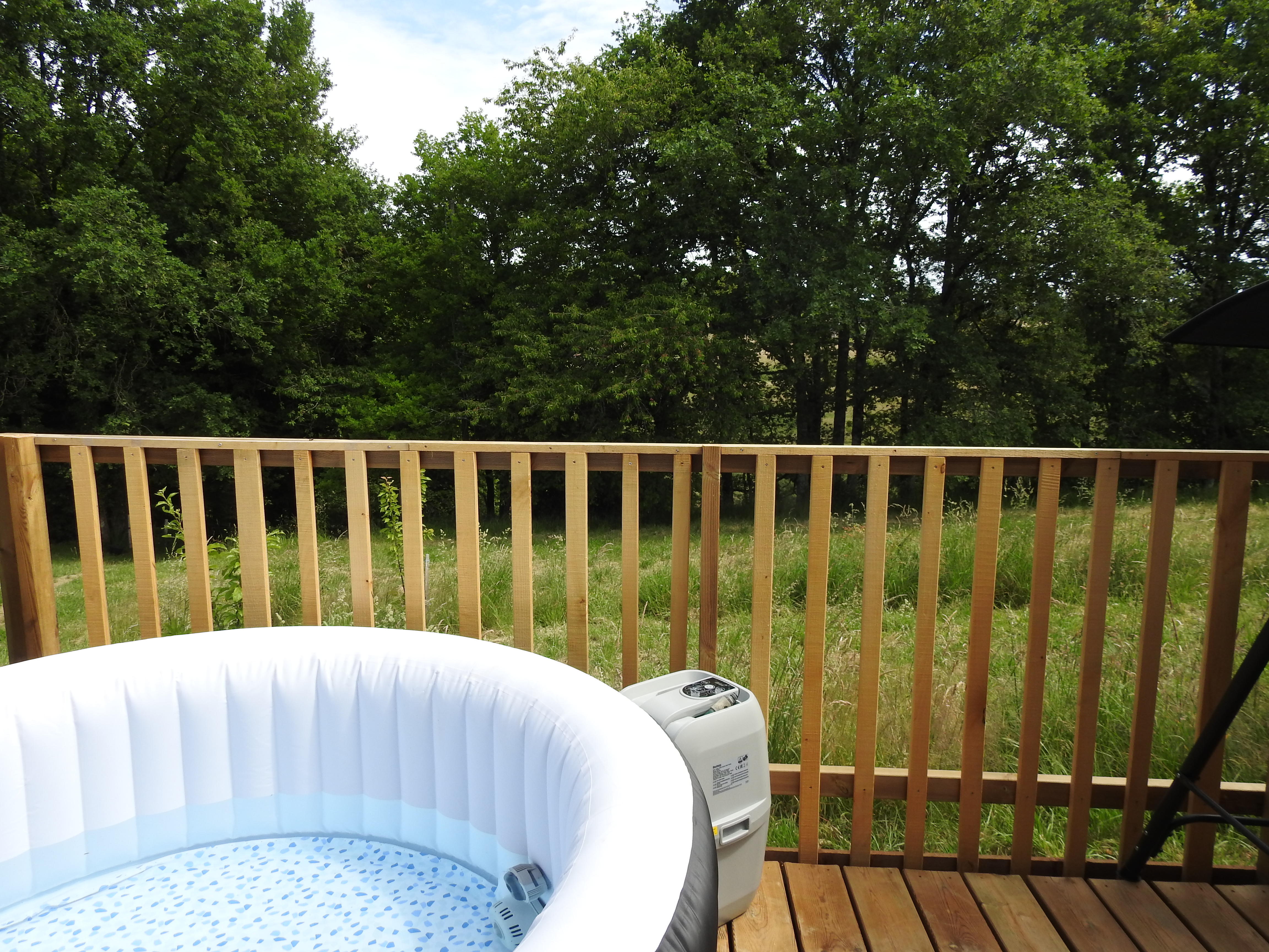 Glampingtent met privéjacuzzi at Les Secrets de la Nature — photo 3