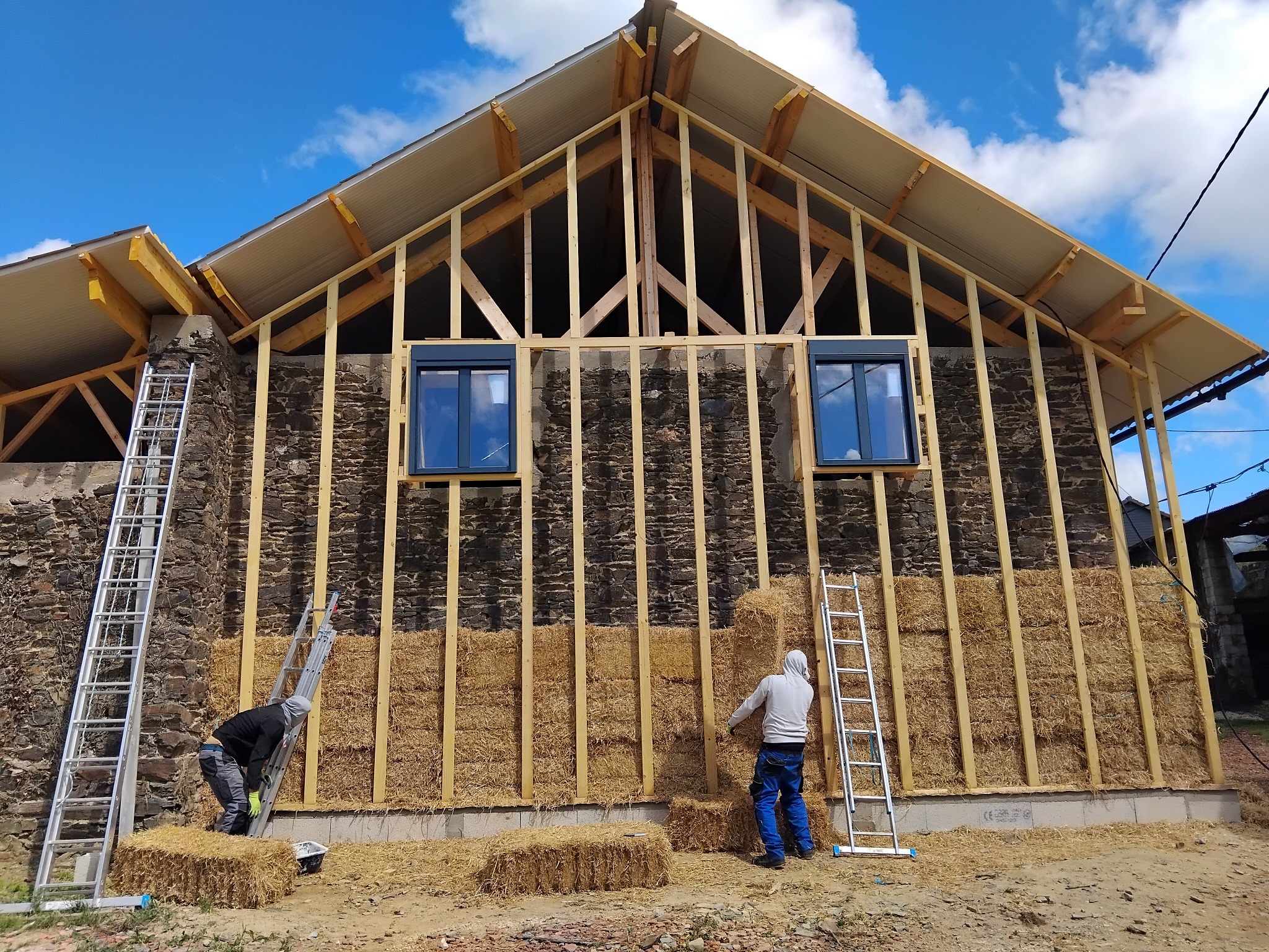 Isolatie met strobalen tijdens de renovatie