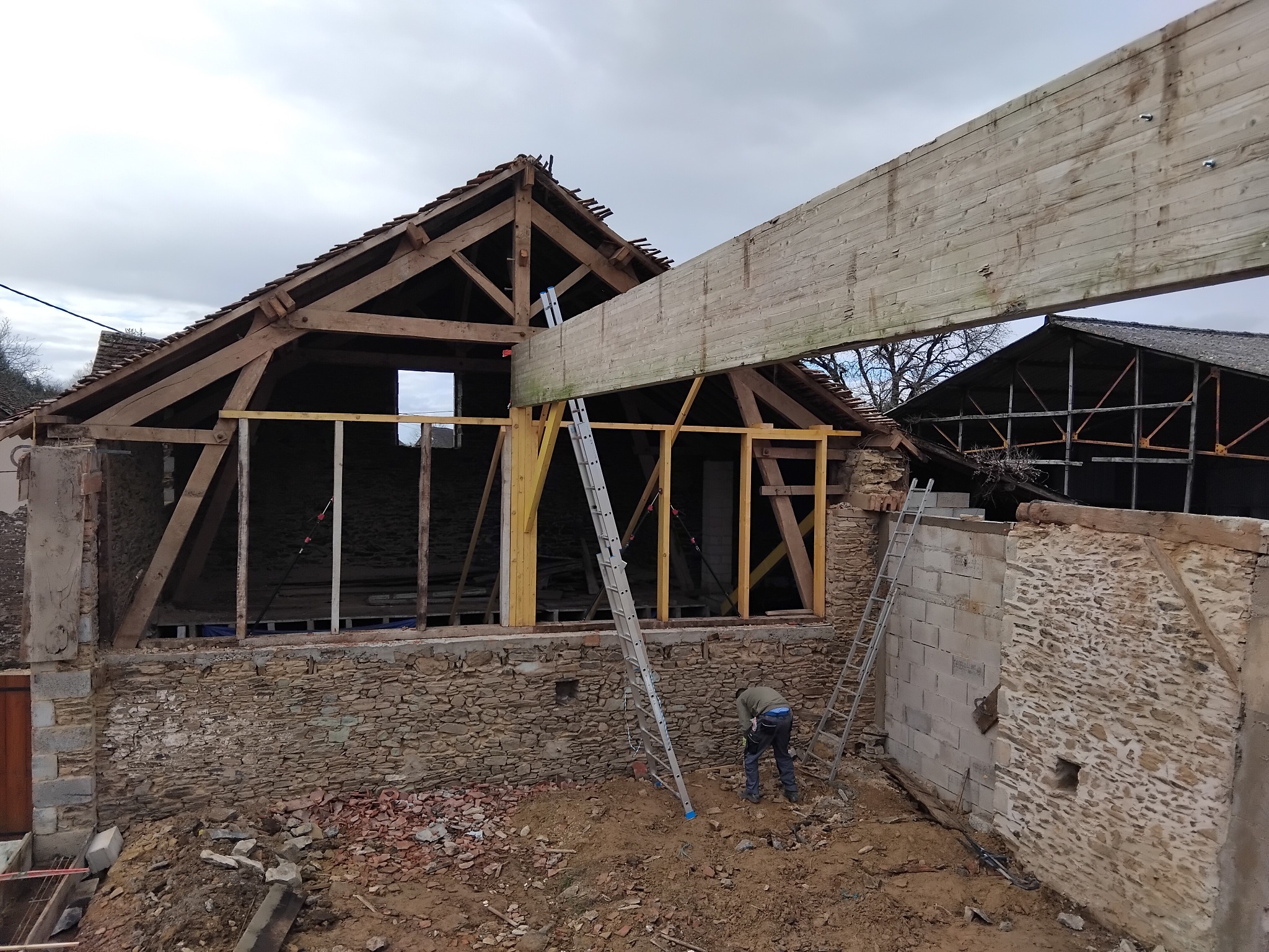 Opening die wordt gemaakt in een gebouw van het domein